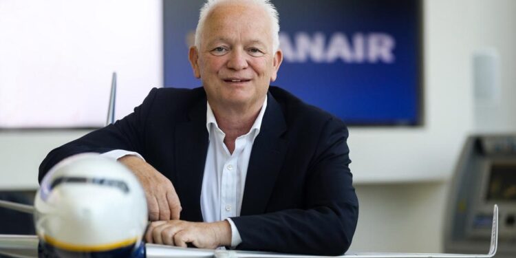 “Si Aena no tiene un plan para hacer crecer los aeropuertos regionales, que los ceda a CCAA o ayuntamientos”