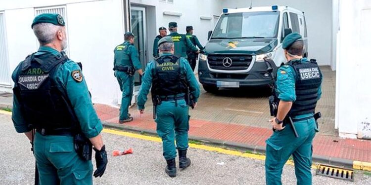 El mando de la Guardia Civil en Cádiz estaba en la final del Falla durante la tragedia de Barbate