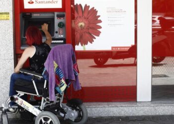 Asistente personal, intérprete de lengua de signos… así es la norma que mejorará el acceso al empleo público de las personas con discapacidad