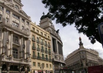 El teatro que se construyó sobre las ruinas del antiguo Trianón Palace: 100 años de polémicas, estrellas y ataduras en el Alcázar
