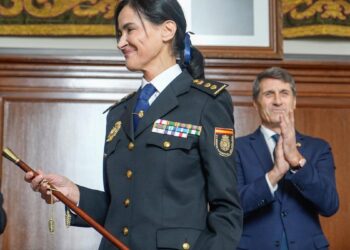 La Policía investiga una campaña ultra y racista contra la primera jefa policial de origen musulmán