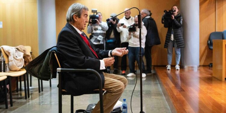 Las versiones ante el juez sobre la oficina ‘fantasma’ de Foro Asturias: Cascos alquilaba una sede a Cascos