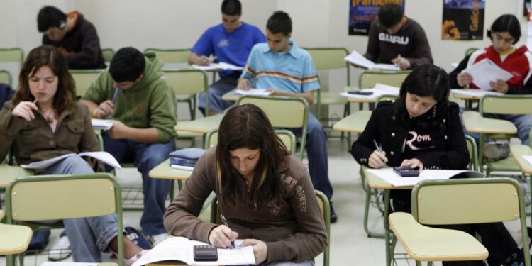 Claves de la negociación para la reforma del profesorado en España: reducción del horario lectivo, bajada de ratios y mejora de posición profesional