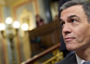 Preocupación en el PSOE con el envío de ministros a la batalla autonómica y la creciente soledad de Sánchez en el Gobierno