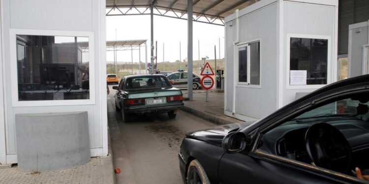 El Gobierno anuncia de nuevo que reabrirá la aduana de Melilla e Imbroda teme una “pérdida de soberanía”