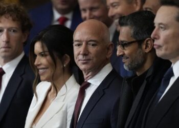 Trump logra el alineamiento de las grandes redes sociales para controlar el relato político