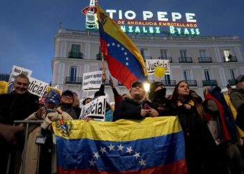 La investidura de Maduro ahonda la bronca entre el Gobierno y el PP en España