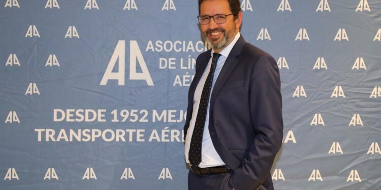 Las aerolíneas respaldan la red de Aena pese a los ataques de Ryanair: ‘Tenemos 47 aeropuertos que no cuestan ni un euro al ciudadano’