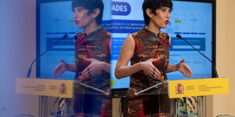 Elma Saiz acusa al PP de falta de solidaridad en la reforma de la Ley de Extranjería e insinúa que ‘quizá sea por el color de piel’