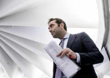 Cuerpo defiende la subida del salario mínimo y la reducción de la jornada laboral en 2025