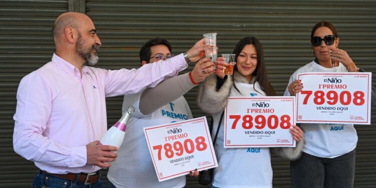 El 78908, el primer premio de la Lotería Niño, cae íntegro en León