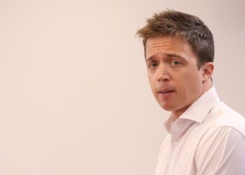 El juez interroga a Errejón por la denuncia de la actriz Elisa Mouliaá dos meses y medio después de renunciar a su escaño