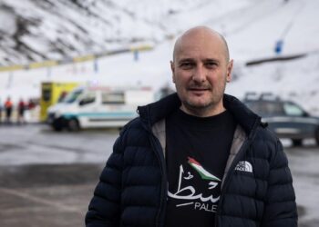 Un afectado en el accidente de Astún: ‘Hemos salido disparados como si fuese una cama elástica’