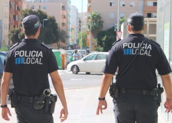 Detenido en Ibiza un joven por amenazar y maltratar a su pareja en plena calle