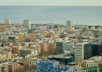 Los bancos aumentan la concesión y la cuantía de las hipotecas, más baratas por la caída de tipos