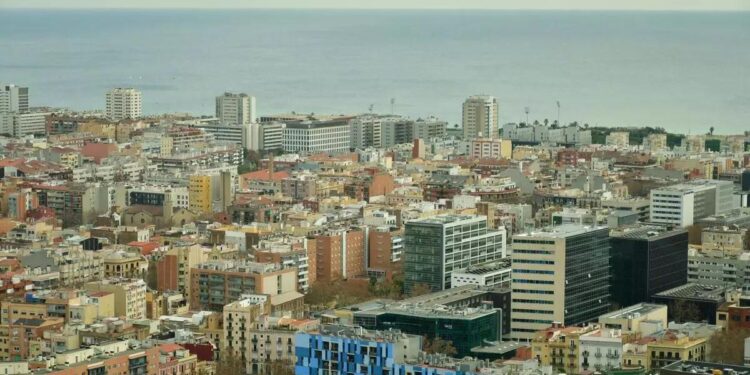 Los bancos aumentan la concesión y la cuantía de las hipotecas, más baratas por la caída de tipos