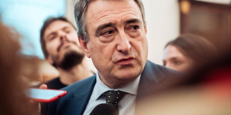 El PNV afirma que el traspaso del palacete en París ya se ha ‘completado’ pese a caer el decreto que lo cedía