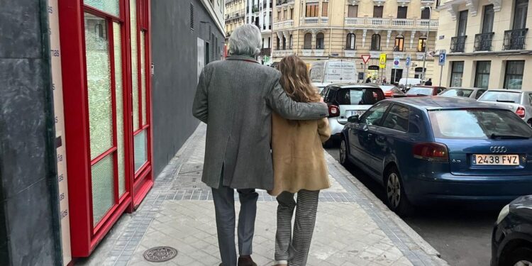 Tener más de 60 años y optar por no vivir con tu pareja: ‘Conservo mi libertad y no discuto por el mando de la tele’
