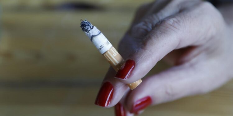 Cada cigarrillo reduce 20 minutos la esperanza de vida, el doble de lo que se había calculado, según un estudio