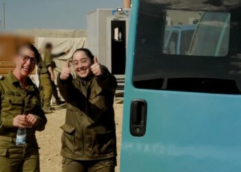 Hamás libera a cuatro mujeres soldado israelíes secuestradas desde hace 476 días