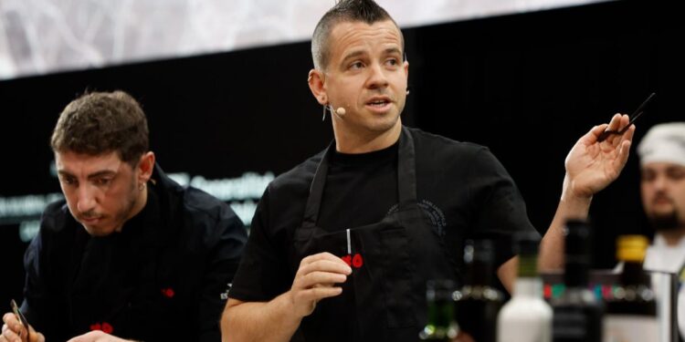 Carlos Tituaña, el chef ecuatoriano que sorprende a Dabiz Muñoz con una nueva receta de ceviche en Madrid Fusión