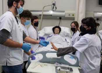 Más Madrid y PSOE se vuelcan con la FP para confrontar con Ayuso: ofensiva parlamentaria y judicial