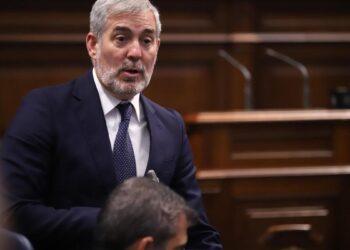 El PSOE desafía al presidente canario a que expulse al PP de su gobierno: ‘Tiene al enemigo en casa’