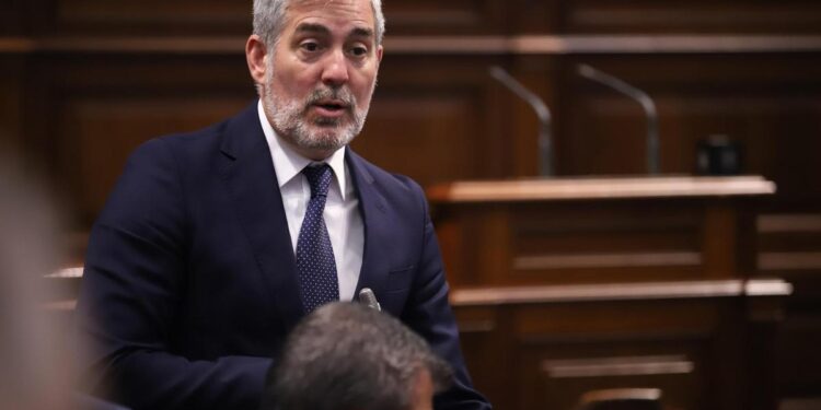 El PSOE desafía al presidente canario a que expulse al PP de su gobierno: ‘Tiene al enemigo en casa’