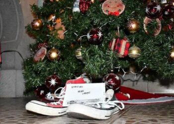 ¿Por qué dejamos los zapatos bajo el árbol en la Noche de Reyes? Este es el origen de la tradición