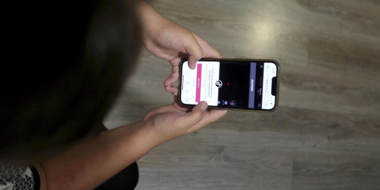 ¿Sin conexión en el móvil? Podrías estar siendo víctima de una estafa bancaria según informa la Guardia Civil