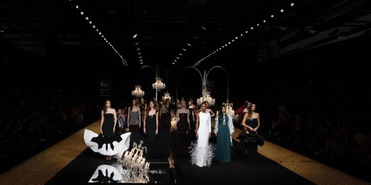 El rigor de Isabel Sanchis y Hannibal Laguna, en el tercer día de la pasarela de Madrid