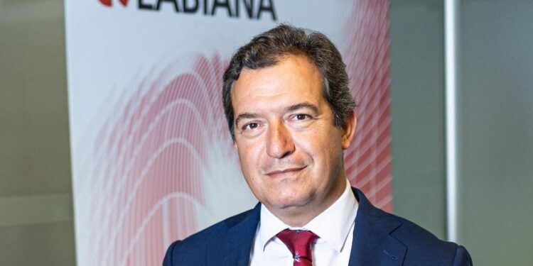 La farmacéutica catalana Labiana reina en el BME Growth