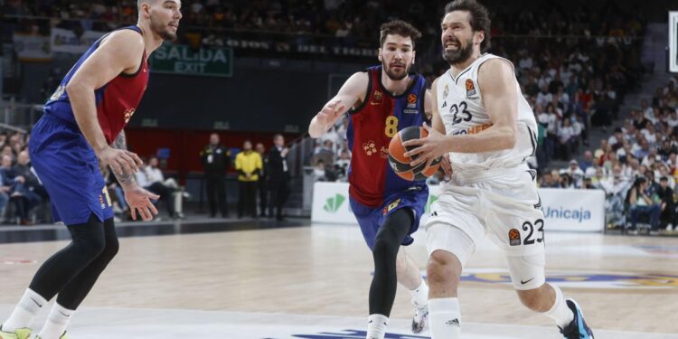 El Real Madrid, con Abalde y Hezonja a la cabeza, deja muy tocado a un Barça en caída libre