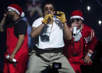 Crítica de ‘Debí tirar más fotos’: el álbum definitivo de Bad Bunny para conquistar el mundo