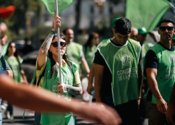 Los funcionarios argentinos convocan otra huelga el 30 de abril