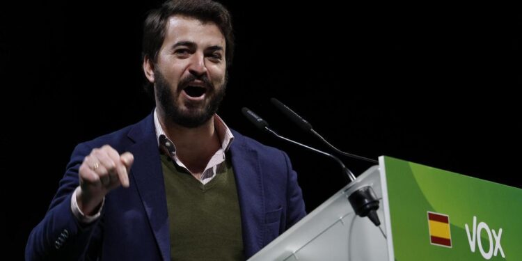 Auge y caída de Juan García-Gallardo: de vicepresidente autonómico sin funciones a la dimisión por discrepancias