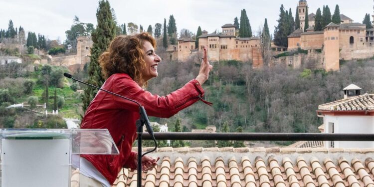 El PSOE-A lo fía todo a Montero, la negociadora que Sánchez necesita en Andalucía