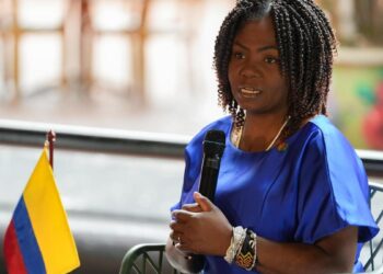 La vicepresidenta de Colombia afirma que su vida y la de su familia corren peligro