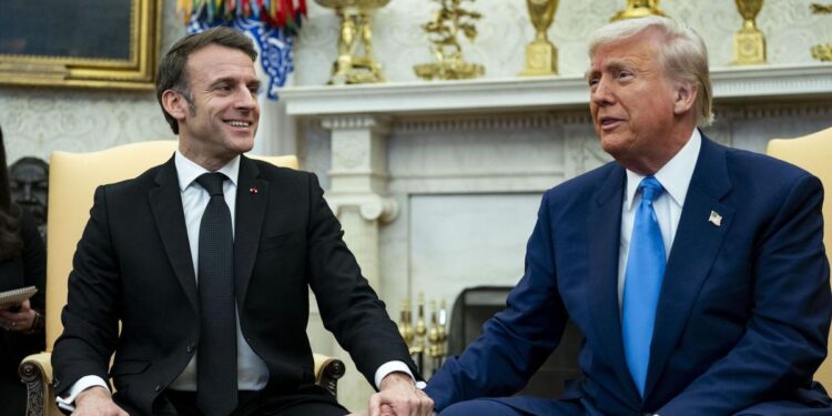 Trump anuncia ante Macron estar en ‘serias negociaciones’ con Putin para un acuerdo económico