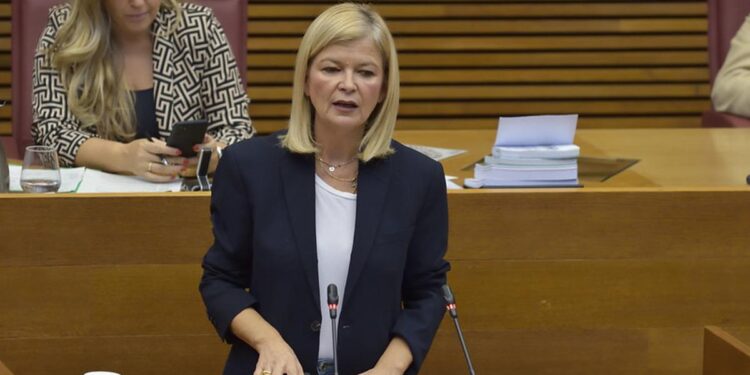 Gabriela Bravo dimite como vicepresidenta segunda de las Cortes Valencianas