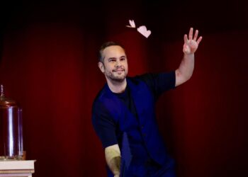 Jorge Blass, mago: ‘Los dispositivos electrónicos excitan, los libros no’