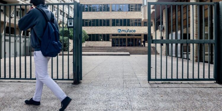 Muface abre solicitudes especiales para ayudas dentarias y oculares: fechas y cómo hacerlo