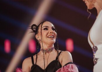 Crítica a la vivienda y un chiste sobre la Falange: Inés Hernand y su polémico discurso en el Benidorm Fest