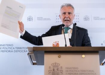 Torres aporta certificados de vuelos para desmontar que estuvo en un piso con ‘señoritas’ como dice Aldama