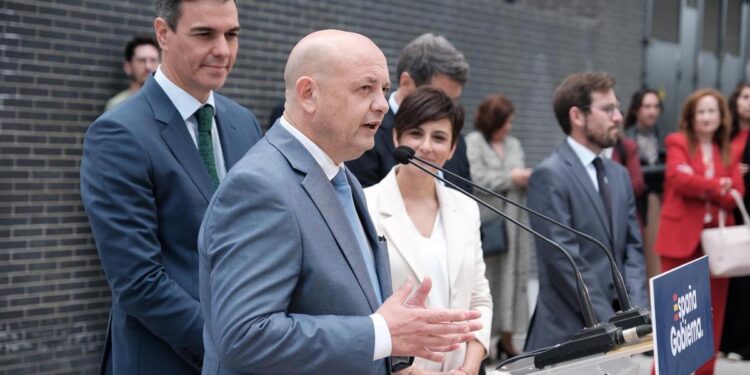 El sanchismo más puro toca poder en el PSOE andaluz: el alcalde de Dos Hermanas gana galones