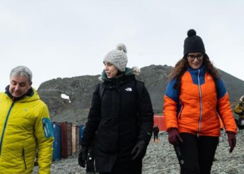 Diana Morant anima desde la Antártida a las niñas a apostar por la ciencia