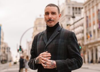 Kiko Amat: ‘No hay nada más caricaturesco y absurdo que la virilidad exagerada de alguien de ultraderecha’