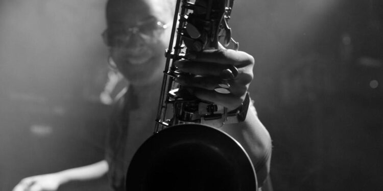 Nubya Garcia, saxofonista y nombre clave del jazz actual: ‘Hay muchas mujeres de mi edad haciendo esta música, pero seguimos siendo una minoría’