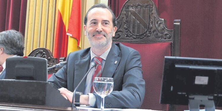 Le Senne no ve motivos para dimitir y asegura que la apertura de juicio oral ‘no supone ningún cambio sustancial’