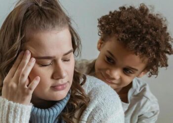 Burnout marental: madres agotadas y al límite